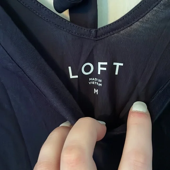 NWT Loft Navy Tie-Back V-Neck light weight shirt! - Picture 6 of 6
